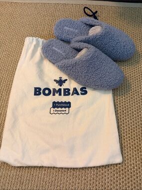 New! Bombas Plush Sunday Mule Sherpa Slip-On Slippers in Light Blue